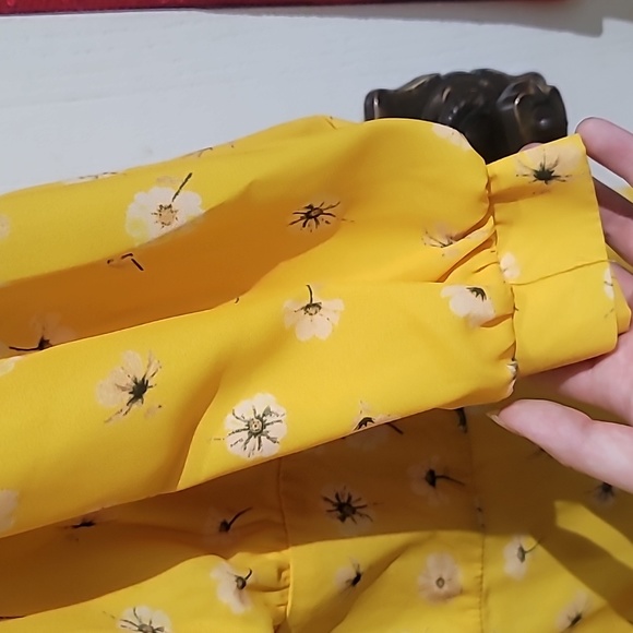 Yellow Daisy Dress - Picture 3 of 5